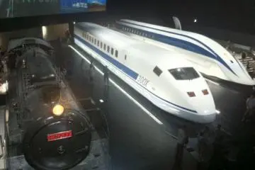 Old meets new! (Photo:  リニア鉄道館なう！ ちょー楽しい – <a href="https://flickr.com/photos/gabuken/6036858849/in/photolist-acstPg" target="_blank" rel="noreferrer noopener nofollow">Kenta Hayashi</a> / <a href="https://creativecommons.org/licenses/by/2.0/" target="_blank" rel="noreferrer noopener nofollow">CC BY 2.0</a>)