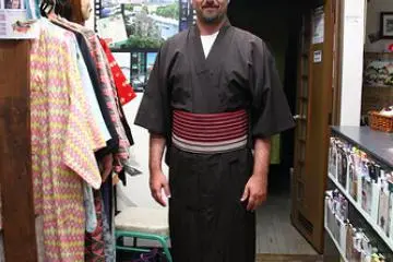 Try a yukata cotton kimono in their shop (Photo: <a href="http://www.flickr.com/photos/norimaki/3937264301/" target="_blank" rel="noreferrer noopener nofollow">Issac Bordas</a>)