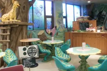 Jungle Cafe (Photo: Mary Wislowski)