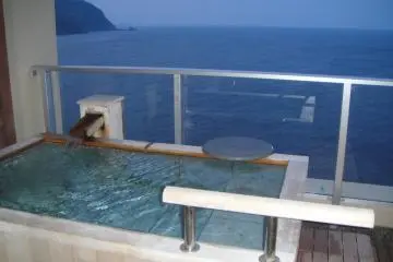 Hama no Yu Onsen in Izu