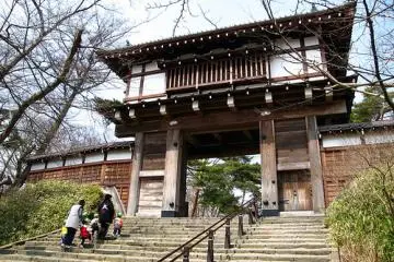 Kubota Castle steps (Photo: <a href="http://www.flickr.com/photos/kycheng/4564315639/" target="_blank" rel="noreferrer noopener nofollow">Kwong Yee Cheng (CC BY-NC-SA 2.0)</a>)