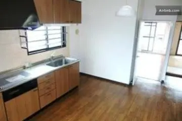 The kitchen before it was furnished (Photo: Shelly Ito)