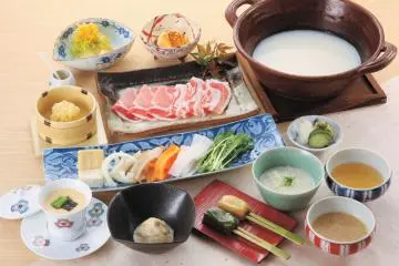 Ume no Hana Shabu-Zen course (Photo: <a href="http://www.umenohana.co.jp/n_ume_no_hana/assets_c/2009/06/200906syabuzen_kusyu-852.html" target="_blank" rel="noreferrer noopener nofollow">UmeNoHana.co.jp</a>)