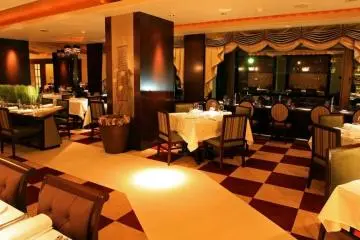 The Phoenix Hotel restaurant serves excellent food (Photo: Phoenix Hotel, Hakuba)