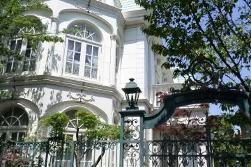 Gallery image