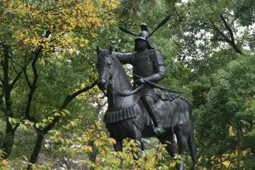 The fine statue of samurai and castle builder Todo Takatora (Photo: PPF)
