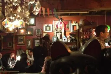 Fukuneko Dou (Lucky Cat Bar) Osaka