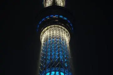 Lighting up the Tokyo night (Photo:  Tokyo Skytree – <a href="https://www.flickr.com/photos/132839688@N08/17750538382/in/photolist-t3y9Dd-2n2Qt1F-egeY8N-egeXib-FkyAxK-egeXyG-eg9cJD-egeXXE-eg9cA6-ecRwWM-sftEDy-2j6Nh9k-2k3d13v-egeXoE-e16QuJ-egeXvf-QwYDWv-eg9cZv-Lo4EBb-Lradm5-eg9c9r-c5dJtU-egeYcL-eg9cs8-2ncG8K1-egeY89-sUVEhC-egeYg3-c5dJdL-eg9av6-eg9cnn-DFQVU2-eg9cj4-eg9cvT-sjRMP5-c5dHWm-c5dHME-cgrxmU-c5dJGU-c5dHfo-c5dHnm-G4m8ZQ-H25GRj-rfPkxJ-c5dJ11-phbrQb-nLsusT-PfFvUf-xtDAu8-2i4diMQ" target="_blank" rel="noreferrer noopener nofollow">B Lucava</a> / <a href="https://creativecommons.org/licenses/by-nc-nd/2.0/" target="_blank" rel="noreferrer noopener nofollow">CC BY-NC-ND 2.0</a>)