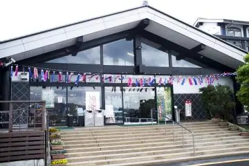 Gallery image