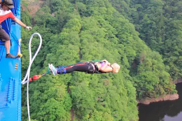 Falling backwards into thin air (Photo: <a href="http://www.bungyjapan.com" target="_blank" rel="noreferrer noopener nofollow">Bungy Japan</a>)