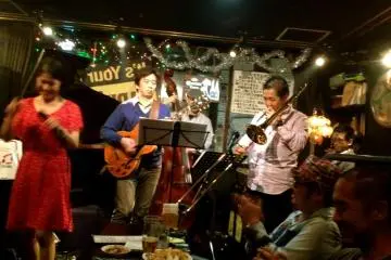 An April Night Out in Noge