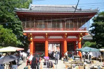 The antiques spill out onto the street at Osu Kannon (Photo: PPF)