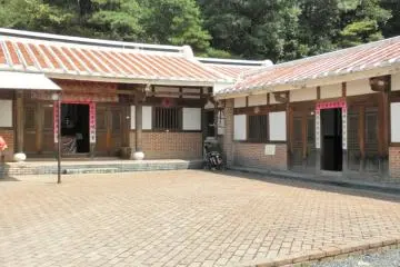 Various countries architecture is on display at Little World (Photo: Aichi Pref.)