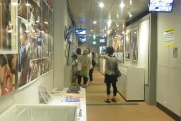 Gallery image