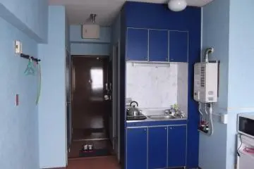 Room entrance (Photo: Rainbow Weekly Monthly Mansion)