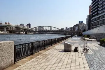 Cycling along the Sumida