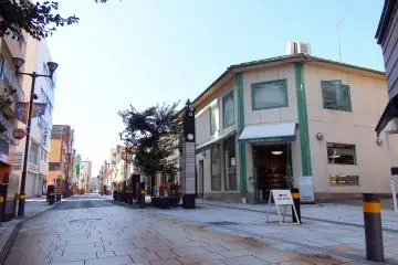 Gallery image