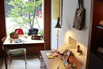 Gallery image