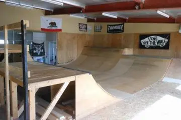 Lucky Oldies Show Skatepark [مغلق]