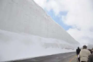 Tateyama's Snow Wall Walk 2026