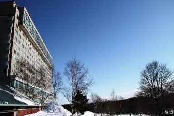 Whether you fancy skiing or relaxing at the spa, Kitahiroshima is a winter wonderland (Photo: <a href="https://www.flickr.com/photos/mujitra/8458593968" target="_blank" rel="noreferrer noopener nofollow">Miki Yoshihito</a> / <a href="https://creativecommons.org/licenses/by-nc/2.0/" target="_blank" rel="noreferrer noopener nofollow">CC BY-NC 2.0</a>)