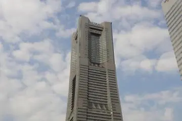 Three Luxury Hotels in Minato Mirai