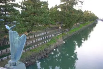 Flanked by the Ayase River in parts (Photo: Mark Buckton)