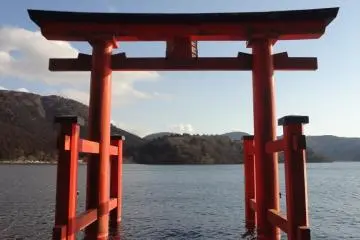 Hakone’s Ashino-ko Lake