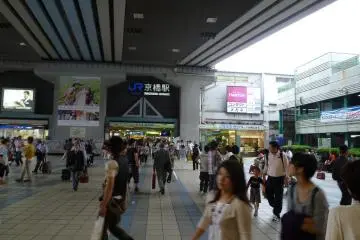 JR Kyobashi Station Promenade (Photo: Japan Tourist Osaka)