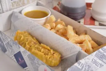 Chips and buttered&nbsp;sausage (Photo: Malins)