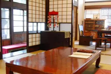 Gallery image
