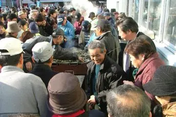 Open BBQ where you can cook and eat fresh oysters (Photo: JF Mushiage)