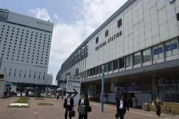 Front of Okayama station (Photo: <a href="http://www.flickr.com/photos/25451699@N04/ " target="_blank" rel="noreferrer noopener nofollow">tataquax </a>)