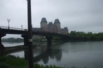 As you step off the train, you can immediately see the bridge and what looks like a castle. (Photo: Youko Tanaka)