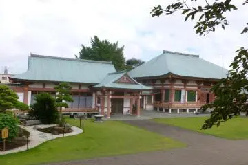 The main temple buildings (Photo: N.Skoulding)