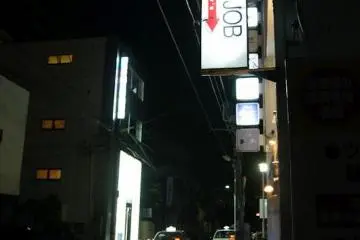 The street can be hard to find—head down the sidestreet next to Hon-chos Lawsons (Photo: Toshiro Kashima)
