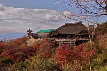 Kyoto's Kiyomizu-dera in fall colors (Photo: <a href="https://en.japantravel.com/kyoto/autumn-season-at-kiyomizudera/4284" target="_blank" rel="noreferrer noopener nofollow">Manish Prabhune</a>)