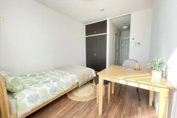 A bedroom in an Oakhouse share house