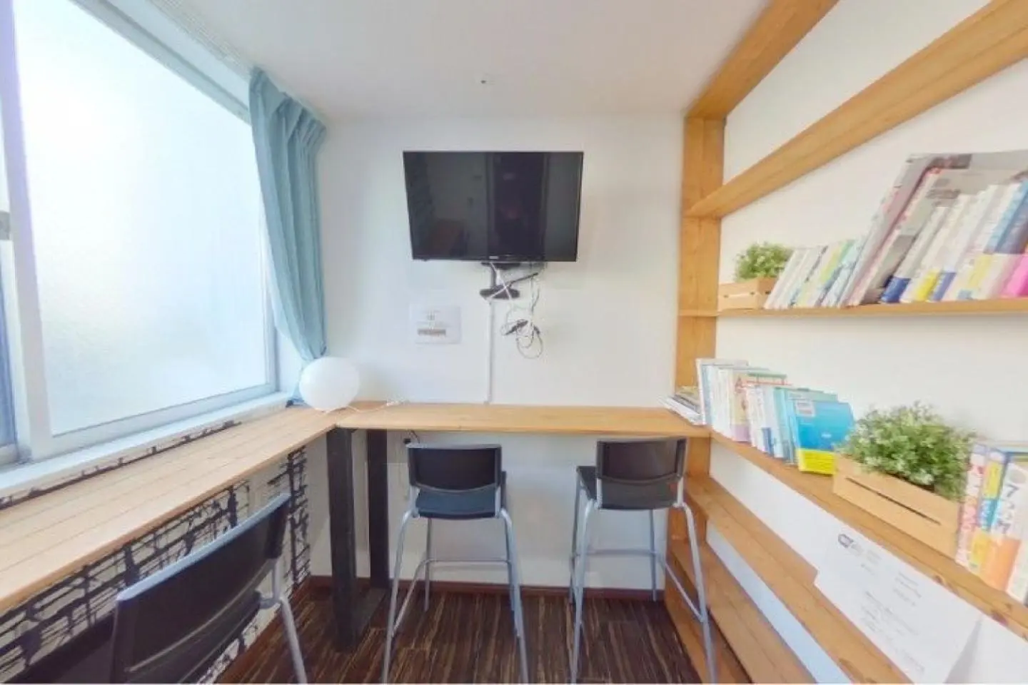 A shared study space in a GG House share house (Photo: GG House)
