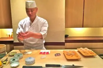 Sushi masters take great pride in their work after years of refining their skills (Photo: <a href="https://en.japantravel.com/tokyo/lunch-at-sushi-iwa-in-ginza-tokyo/17412" target="_blank" rel="noreferrer noopener nofollow">Jessica A Paje</a>)