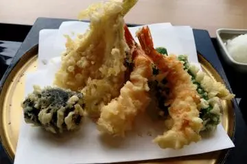 Vegetable, mushroom and fish tempura (Photo: Olga Kaneda)
