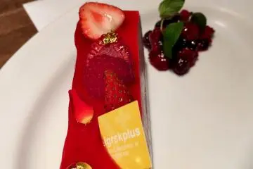 Sweet strawberry cake (Photo: Olga Kaneda)