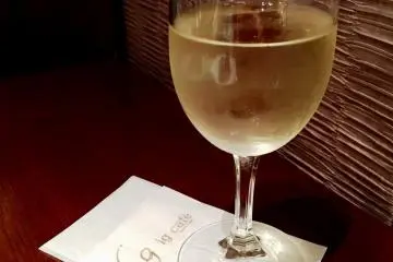 White wine is a perfect complement to a dessert (Photo: Olga Kaneda)