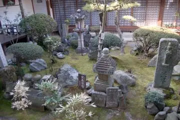 Inner garden of Temple complex (Photo: Matthew J. Eynon)