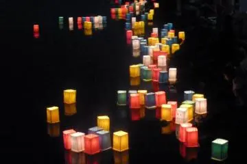 Lanterns floating on the lake (Photo: N.Skoulding)