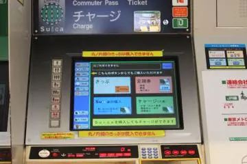 Find the nearest multifunction ticket vending machine (Photo: Endarastya Sarah)
