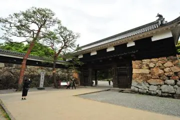 Kochi Castle Gate (Photo: <a href="https://www.flickr.com/photos/the2belo/26783268556" target="_blank" rel="noreferrer noopener nofollow">Jeff Boyd</a> / <a href="https://creativecommons.org/licenses/by-nc-nd/2.0/" target="_blank" rel="noreferrer noopener nofollow">CC BY-NC-ND 2.0</a>)