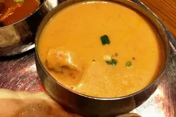 Prawn curry is suitable even for kids (Photo: Olga Kaneda)