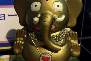 The figurine of Ganesha, Indian god of well-being, at the entrance (Photo: Olga Kaneda)