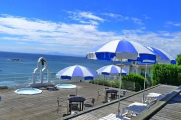 The hotel's outdoor Jacuzzi (Photo: Hayama Hotel Otowa no Mori)